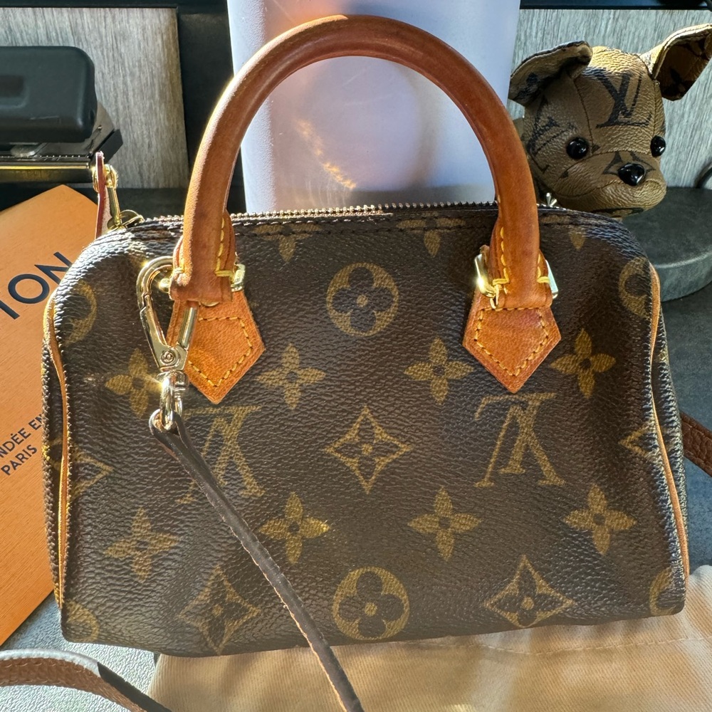 ❌SOLD❌ Louis Vuitton Monogram Nano Speedy, Authenticated & EXCELLENT Condn. - Picture 4 of 12